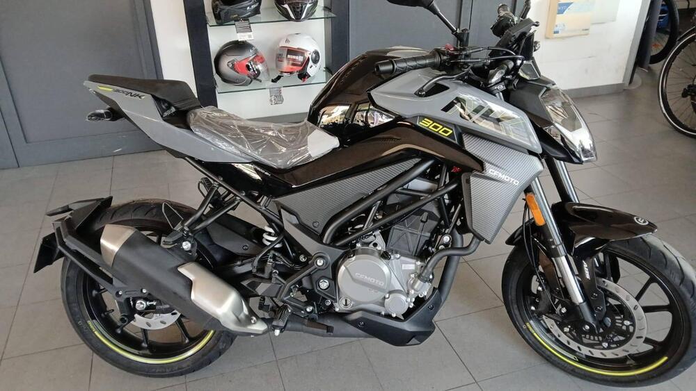 CFMOTO 300NK (2021 - 25) (2)