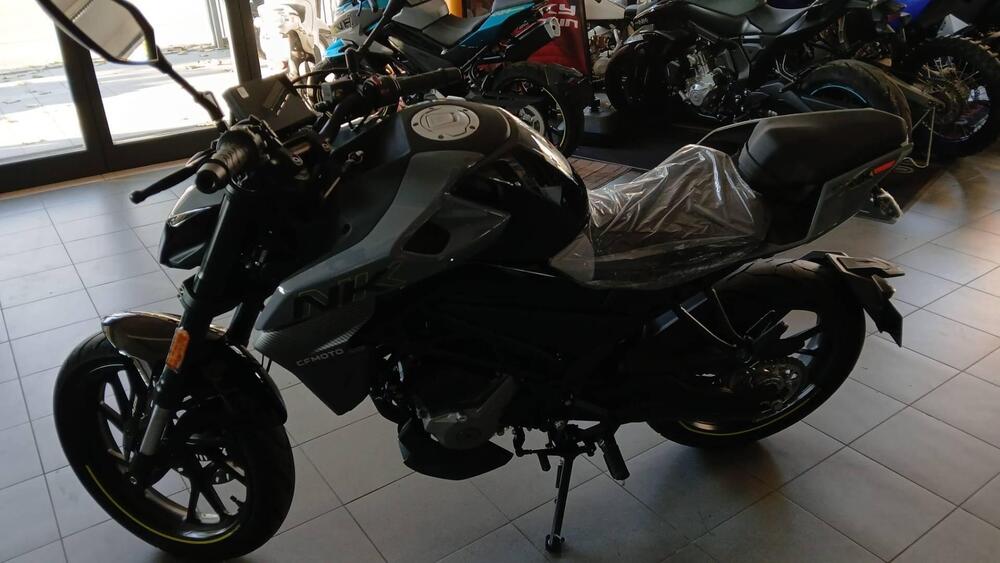 CFMOTO 300NK (2021 - 25) (3)