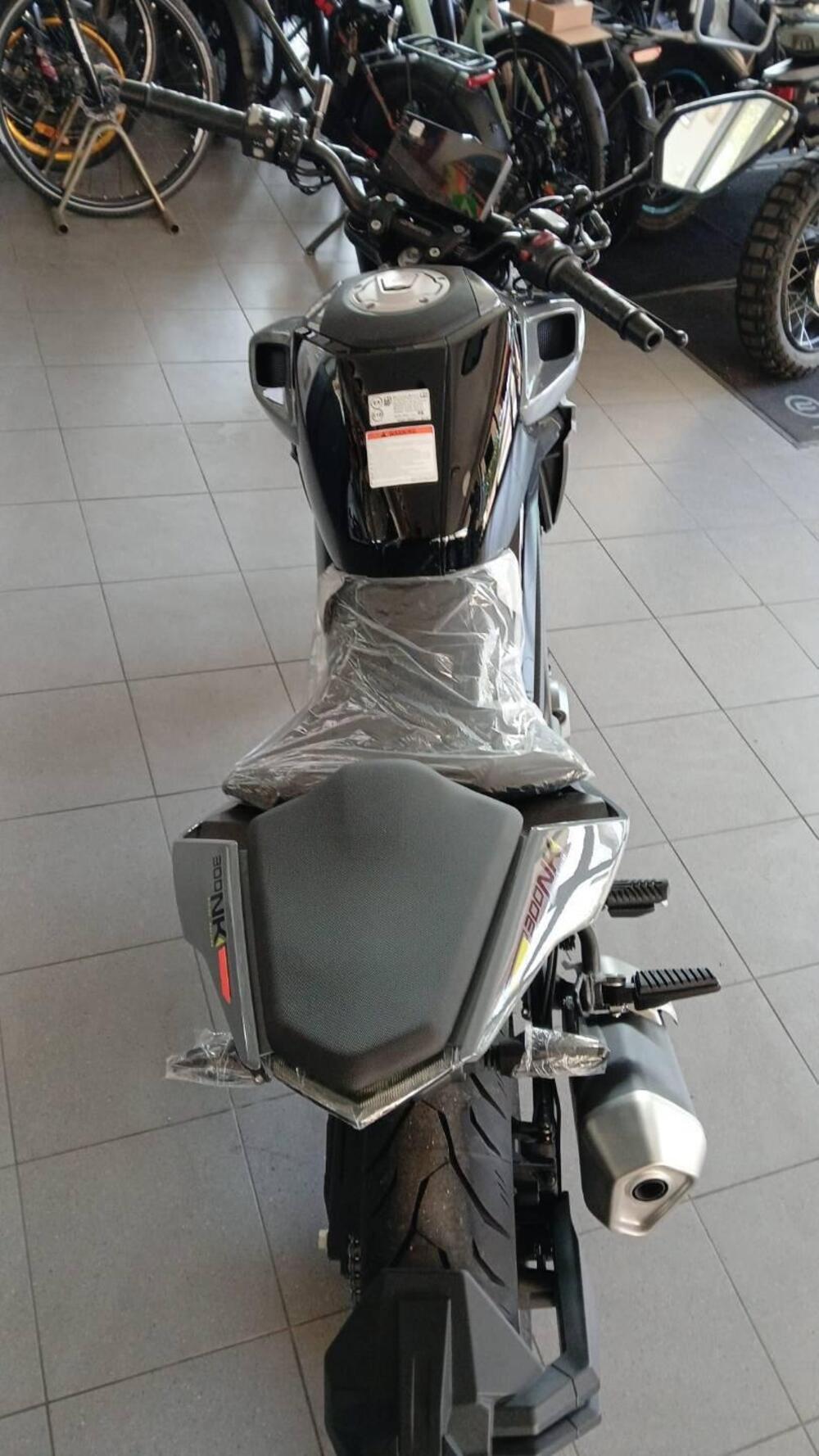 CFMOTO 300NK (2021 - 25) (4)