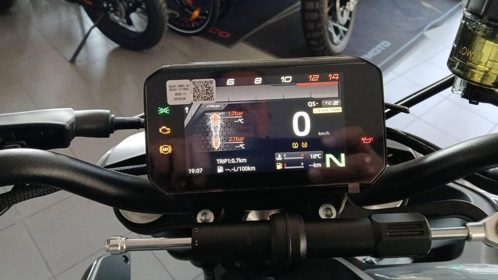 CFMOTO 675NK (2025) (2)