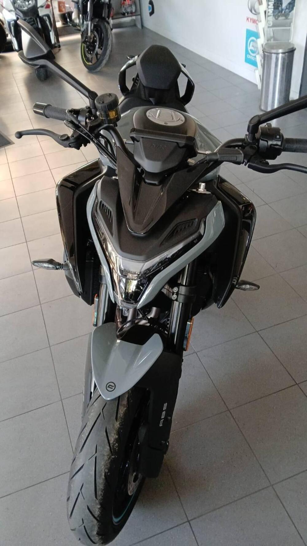 CFMOTO 675NK (2025)