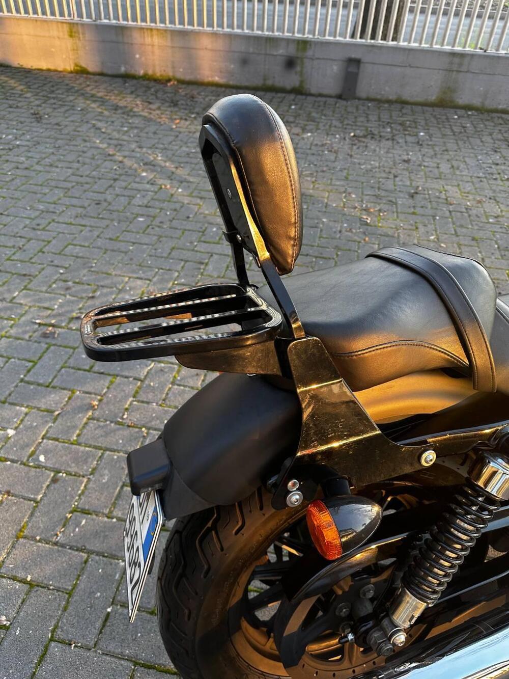 Harley-Davidson 883 Iron (2009 - 11) - XL 883N (5)