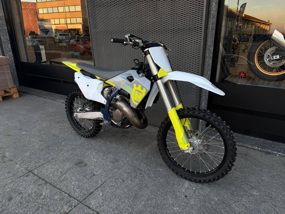 Husqvarna TC 125 (2024) (2)
