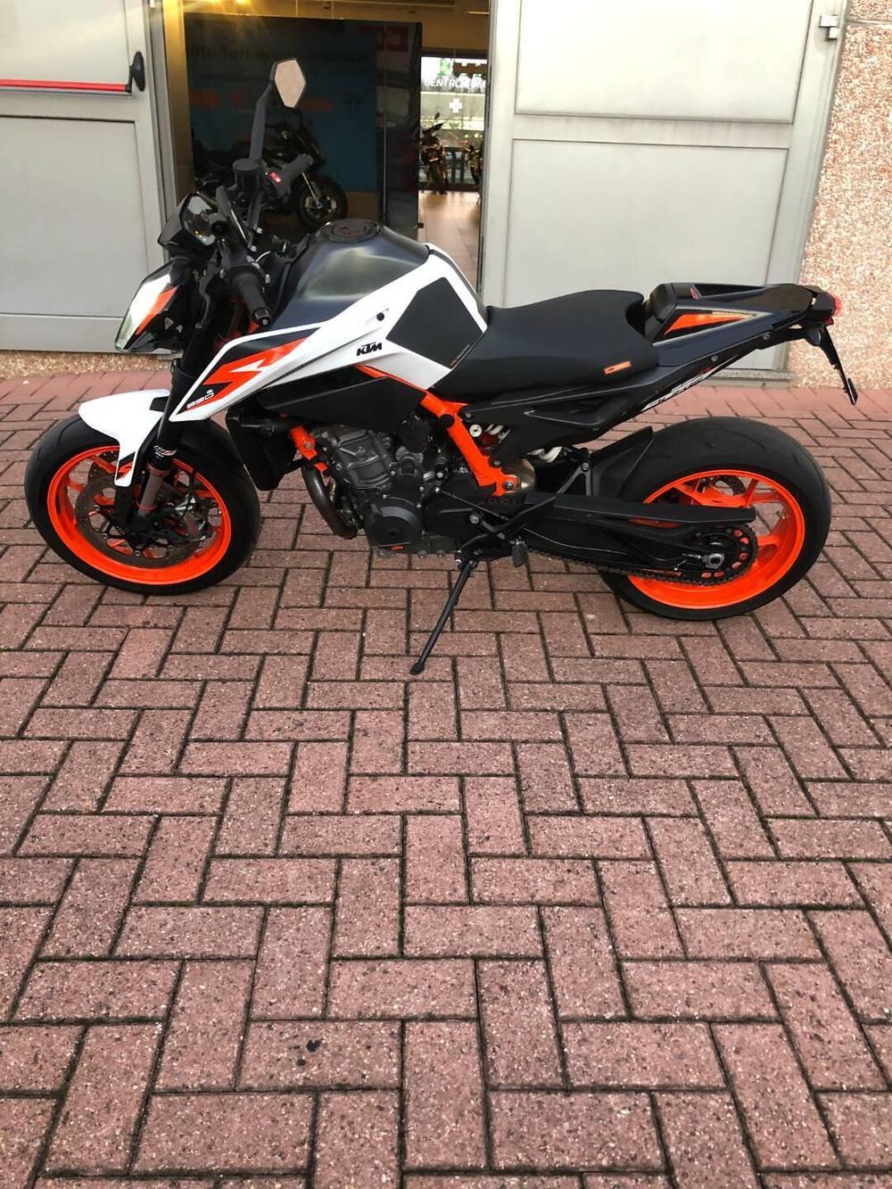 KTM 890 Duke R (2021) (3)