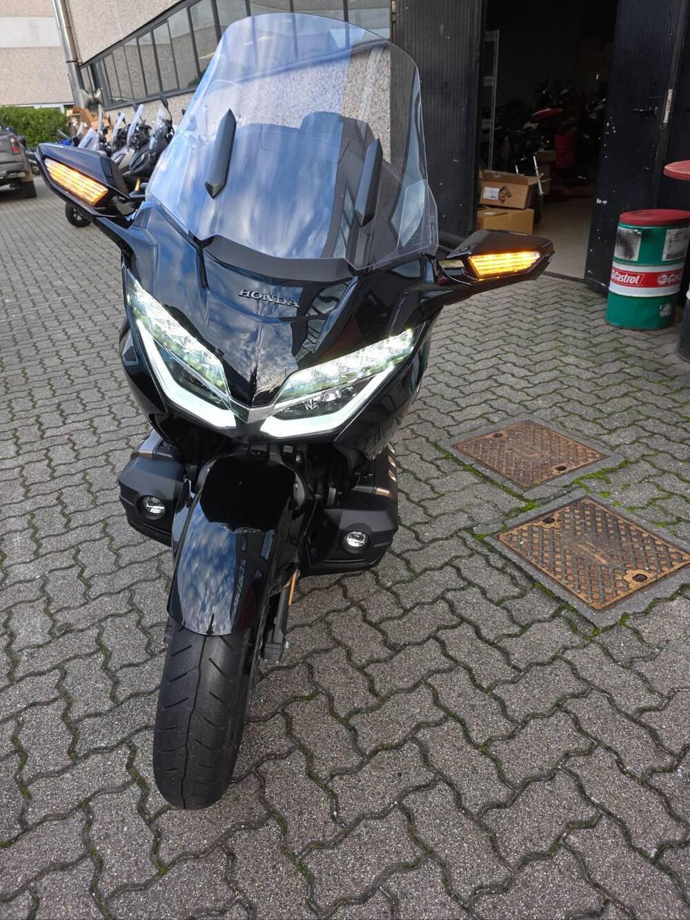 Honda GL 1800 Gold Wing Tour (2021 - 23) (3)