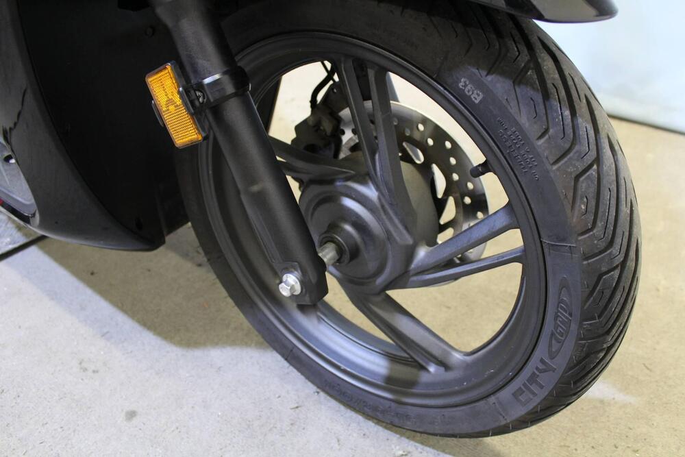 Honda SH 150i (2024 - 25) (7)