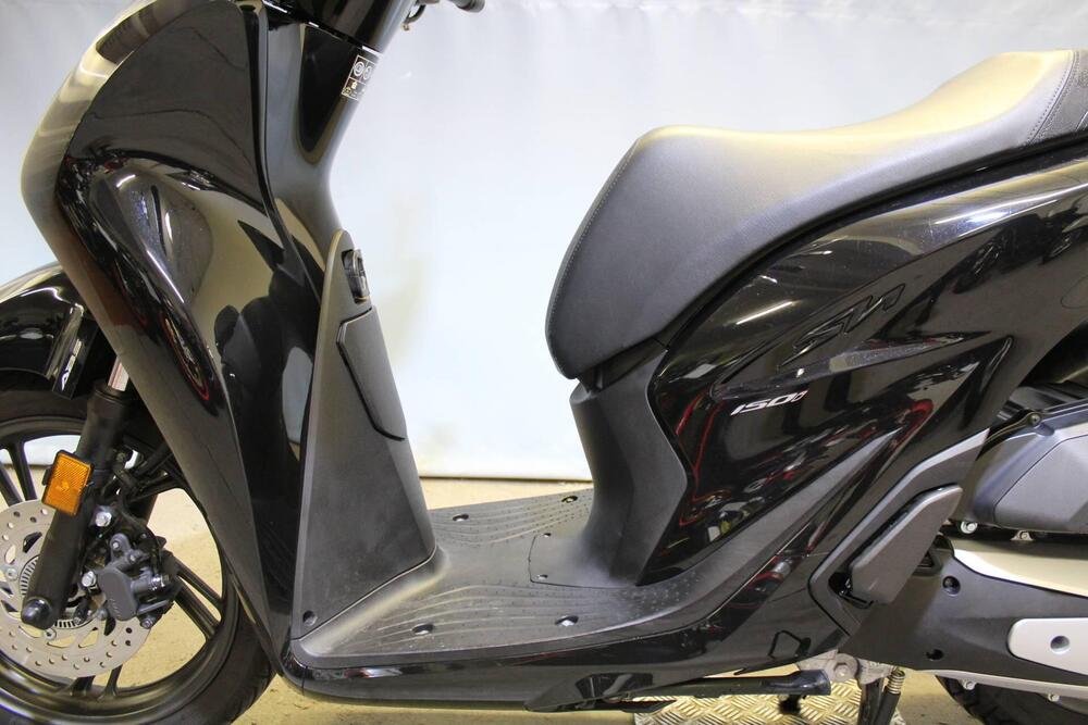 Honda SH 150i (2024 - 25) (16)