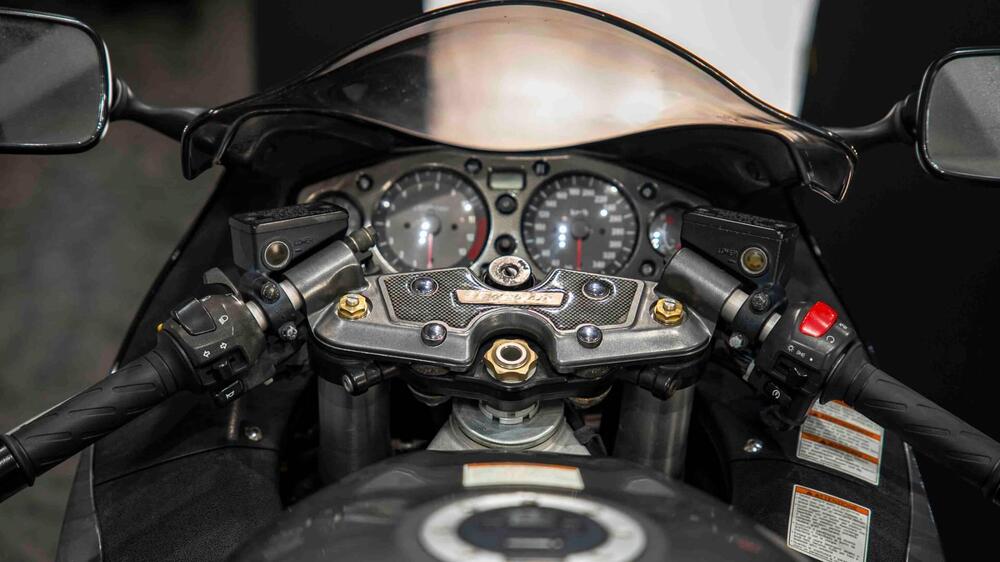 Suzuki GSX 1300 R Hayabusa (1999 - 06) (16)