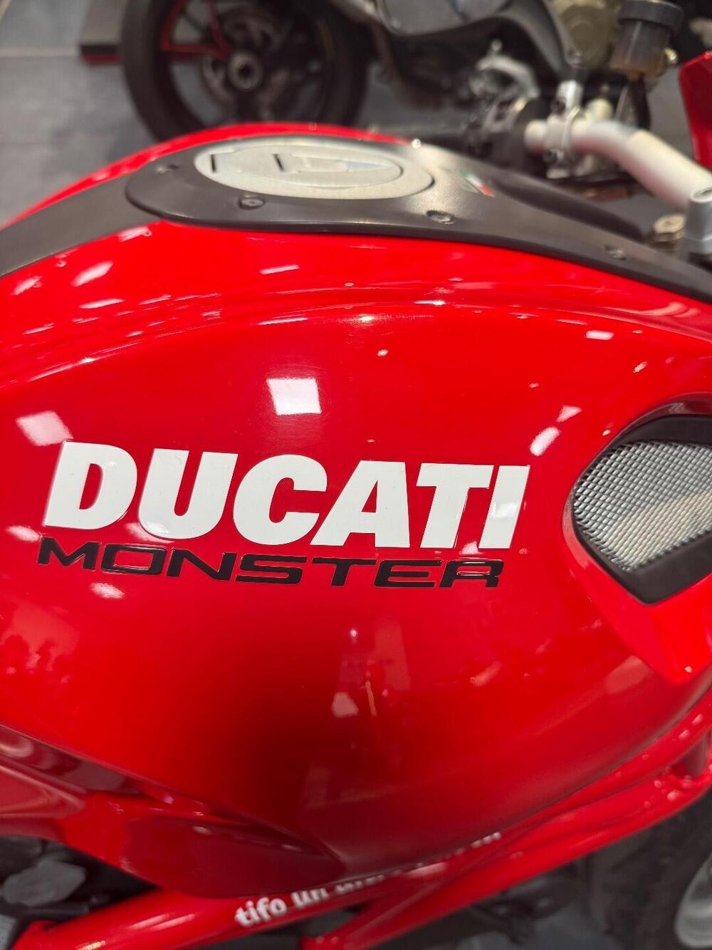 Ducati Monster 1100 (2009 -10) (6)