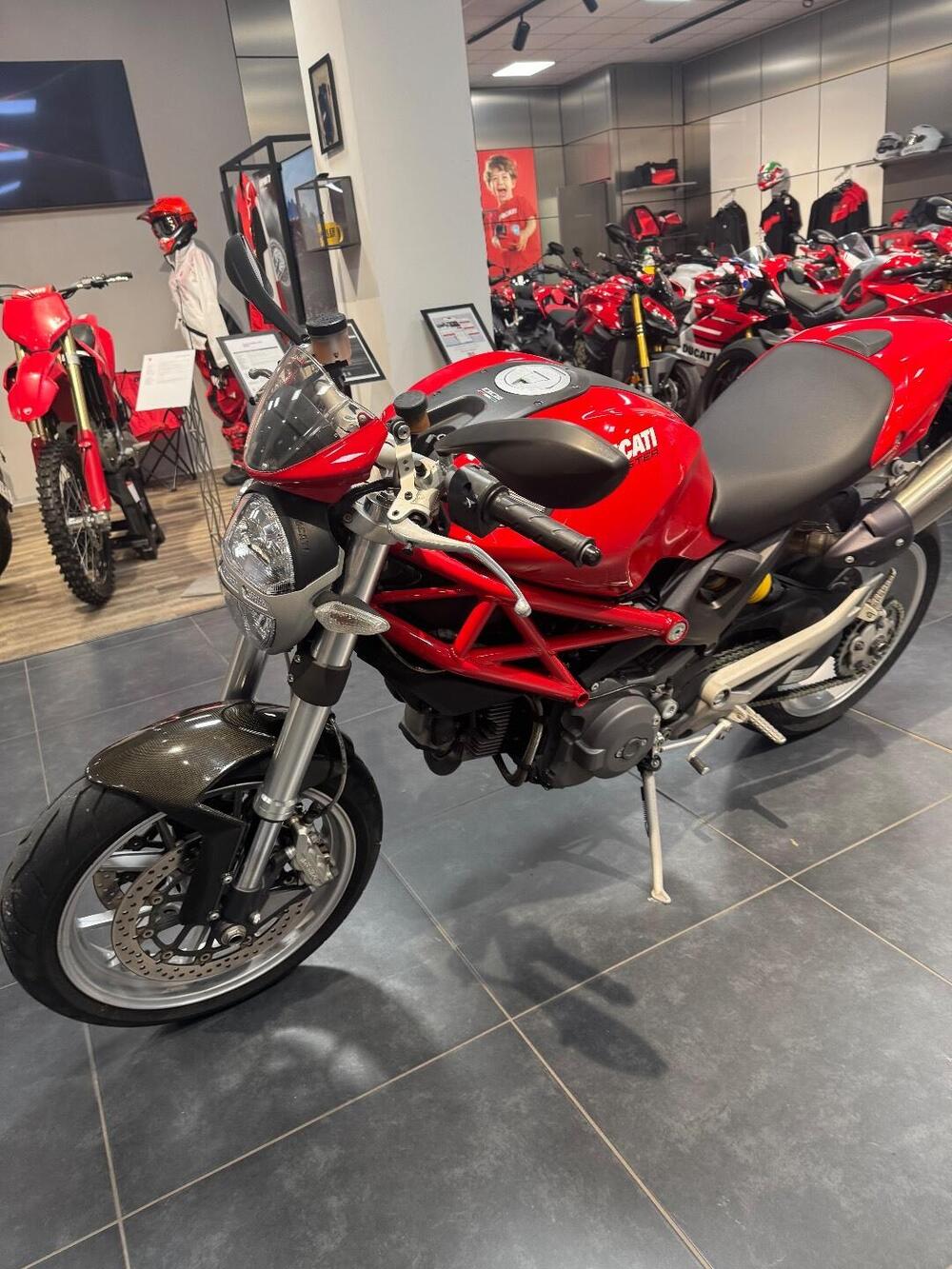 Ducati Monster 1100 (2009 -10) (4)