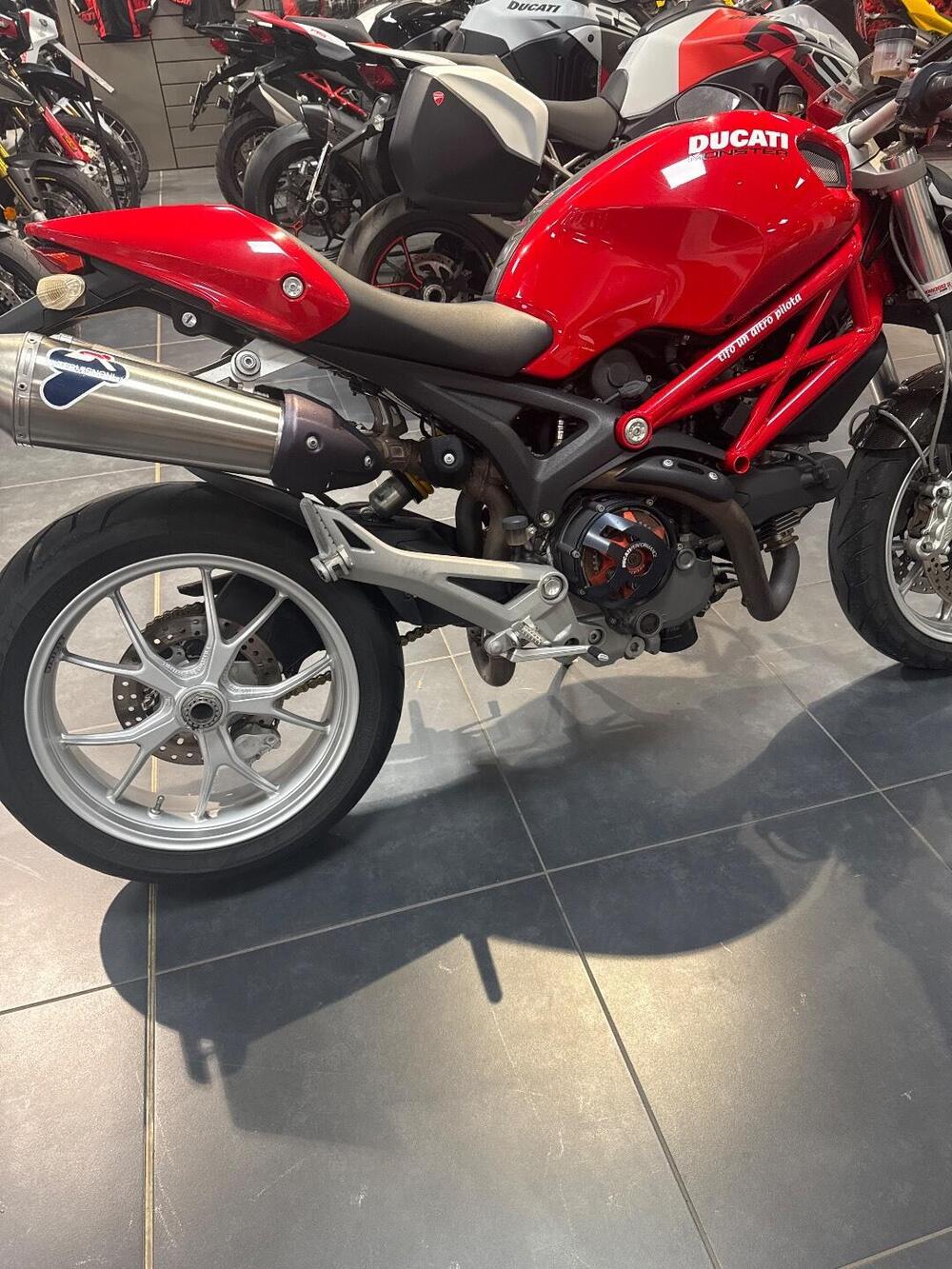 Ducati Monster 1100 (2009 -10) (14)