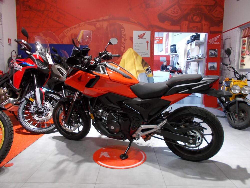Honda NC 750 X DCT (2025) (4)