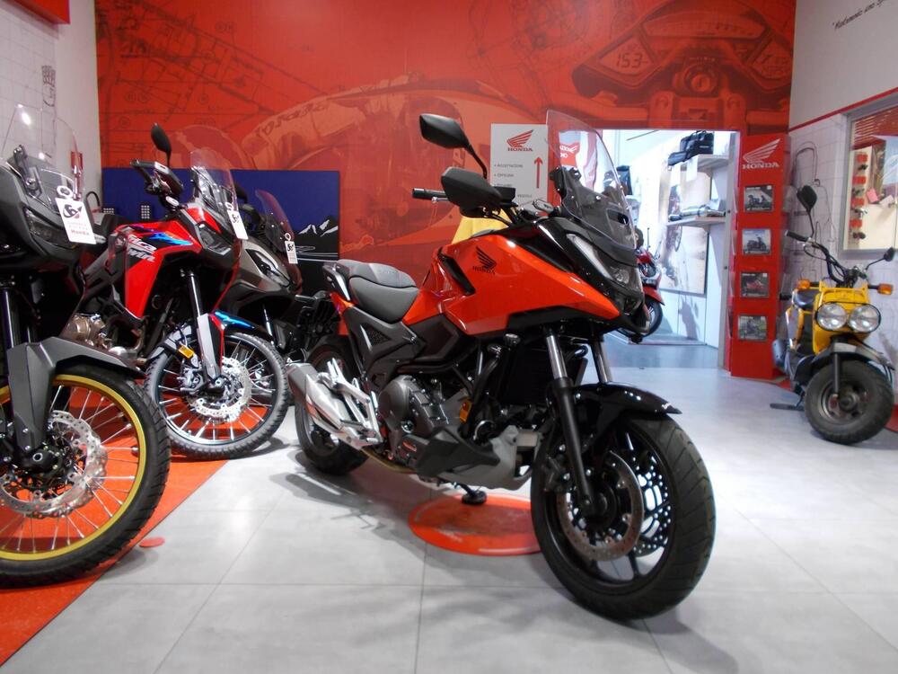 Honda NC 750 X DCT (2025) (7)