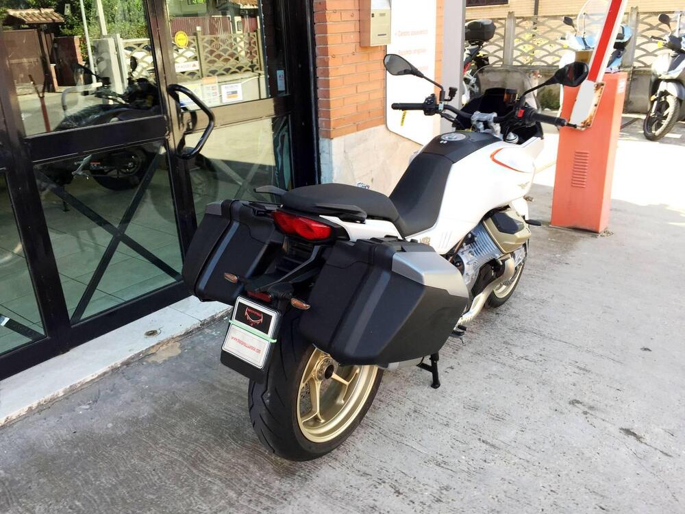 Moto Guzzi V100 Mandello (2022 - 24) (8)