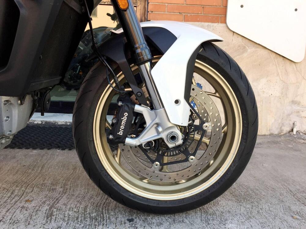 Moto Guzzi V100 Mandello (2022 - 24) (16)