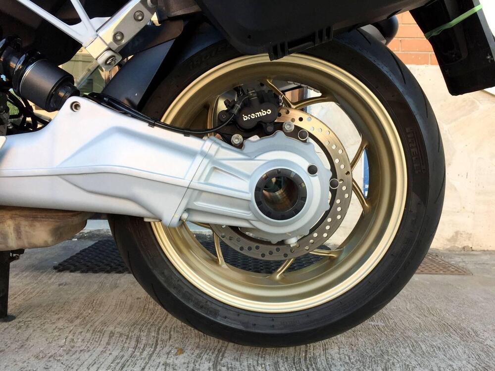 Moto Guzzi V100 Mandello (2022 - 24) (19)