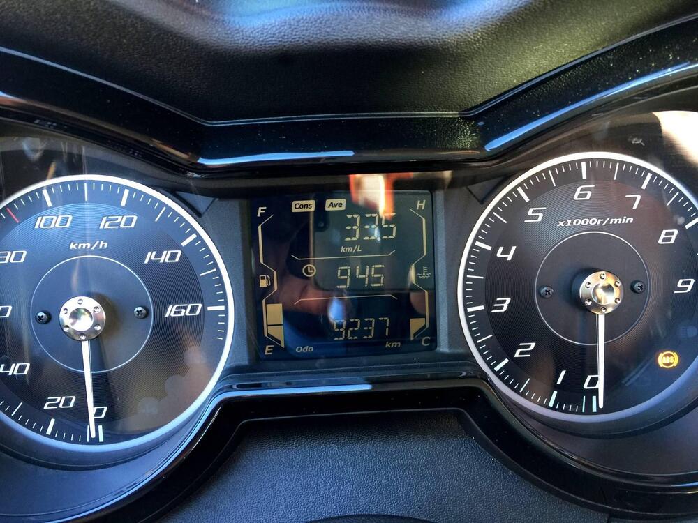 Yamaha X-Max 300 Tech Max (2021 - 24) (11)