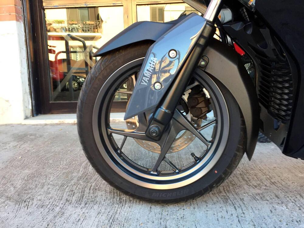 Yamaha X-Max 300 Tech Max (2021 - 24) (17)