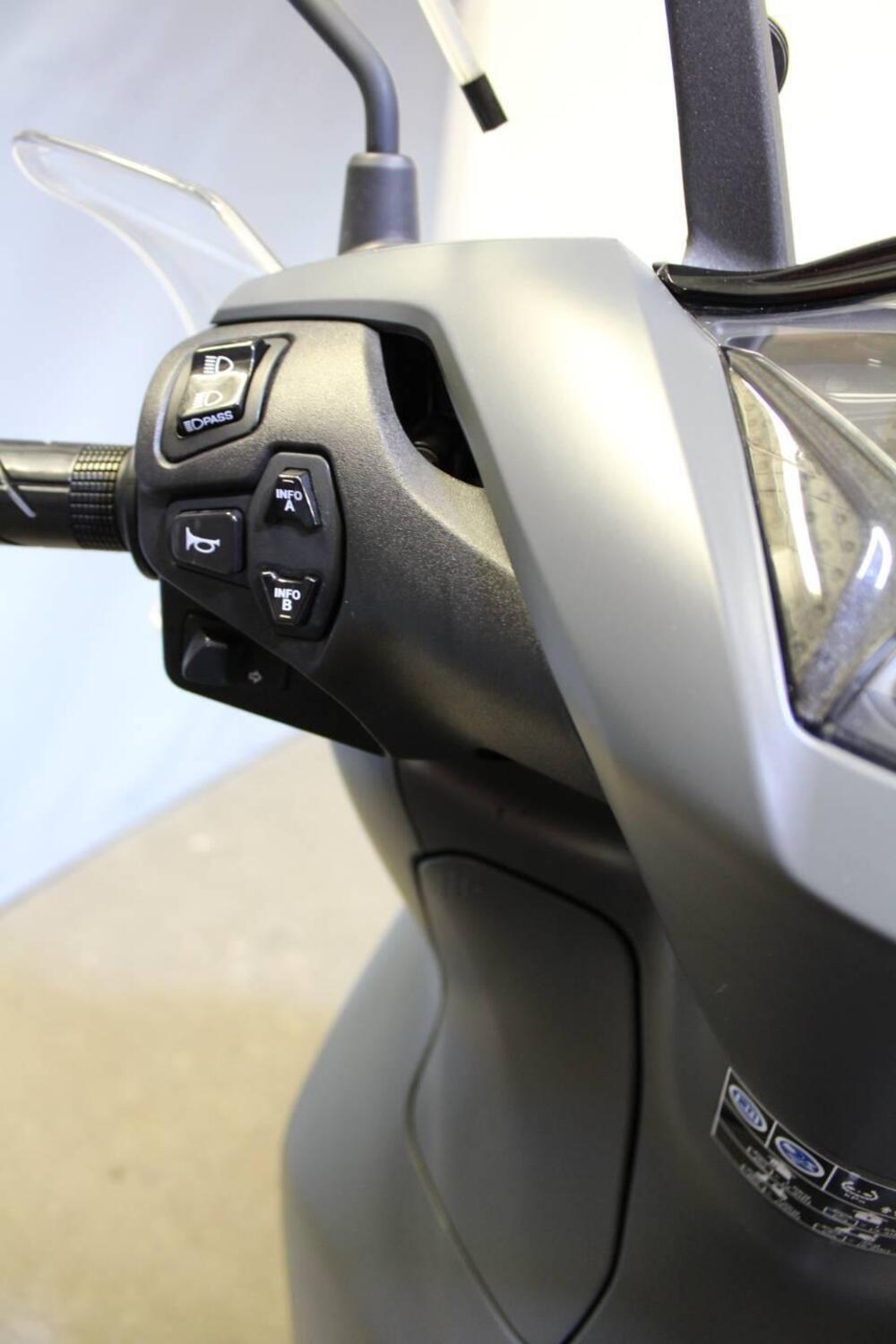 Honda SH 350i Sport (2025) (10)