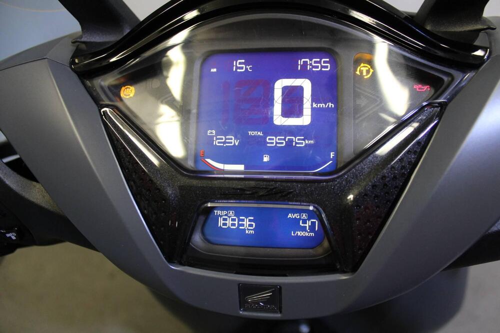 Honda SH 350i Sport (2025) (3)