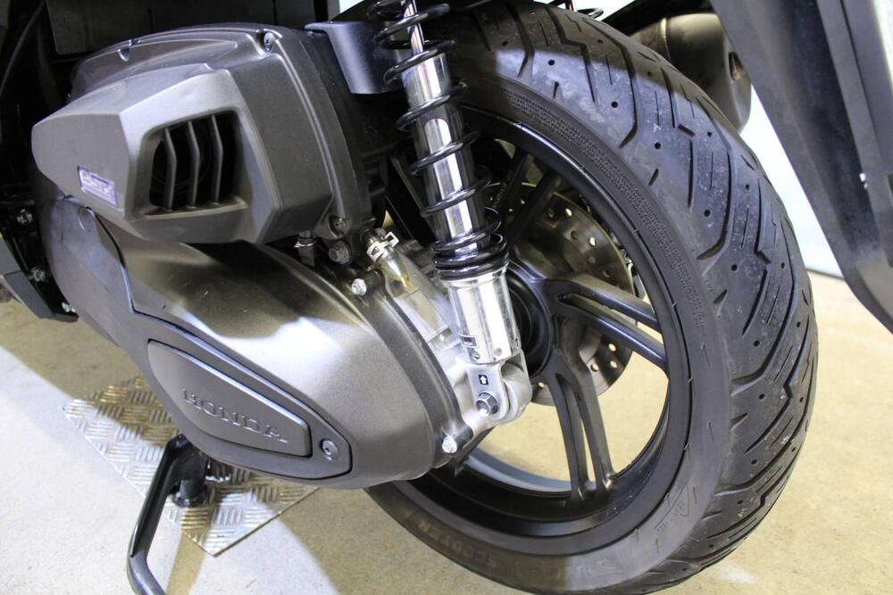 Honda SH 350i Sport (2025) (15)