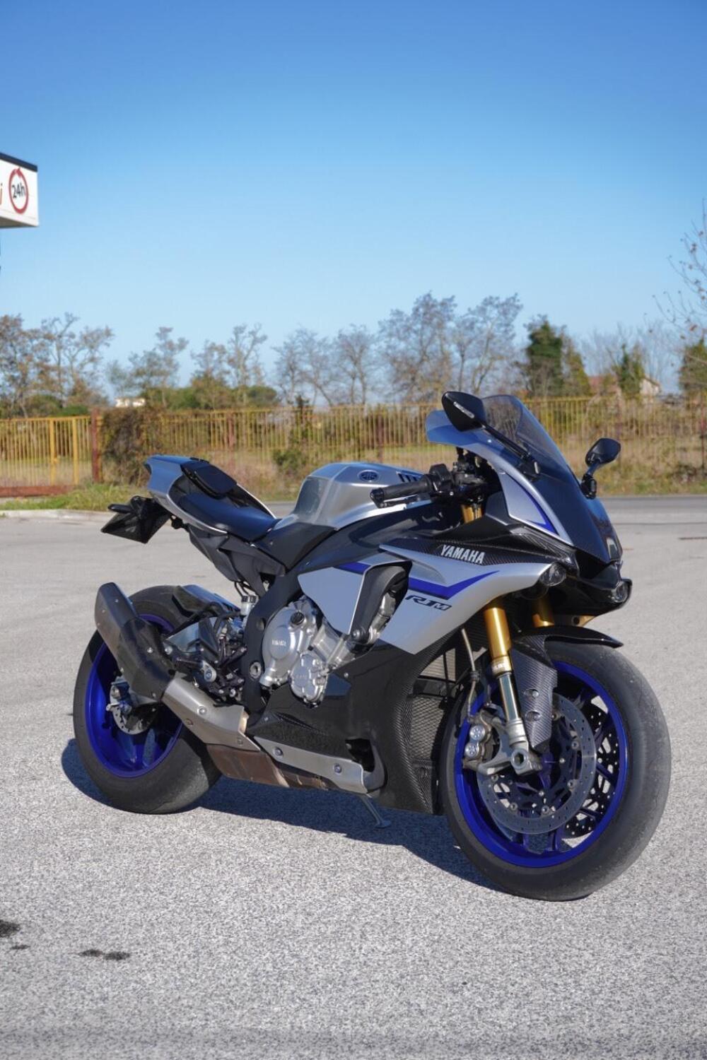 Yamaha YZF R1 M (2015 - 16)