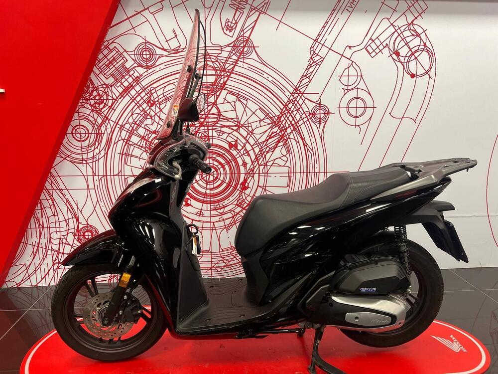 Honda SH 125i (2024 - 25) (4)