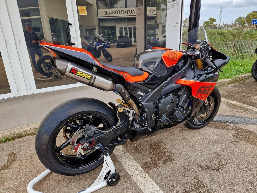 Yamaha YZF R1 (2009 - 11) (2)