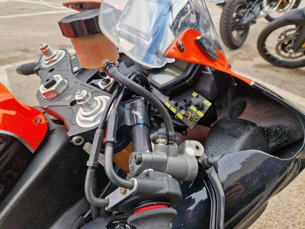 Yamaha YZF R1 (2009 - 11) (13)