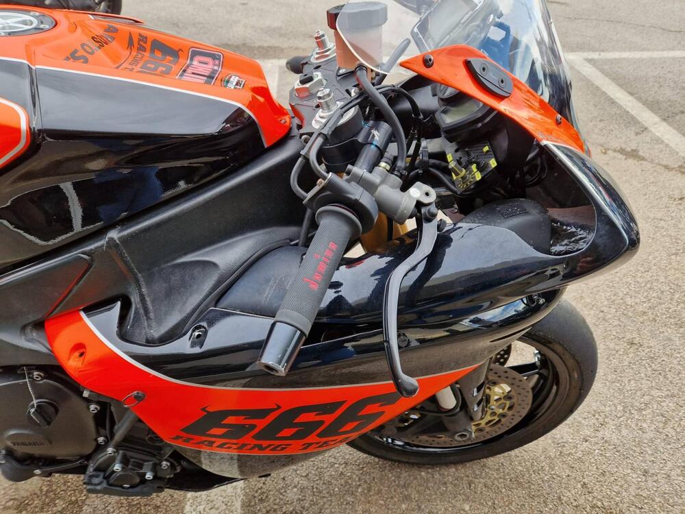 Yamaha YZF R1 (2009 - 11) (15)