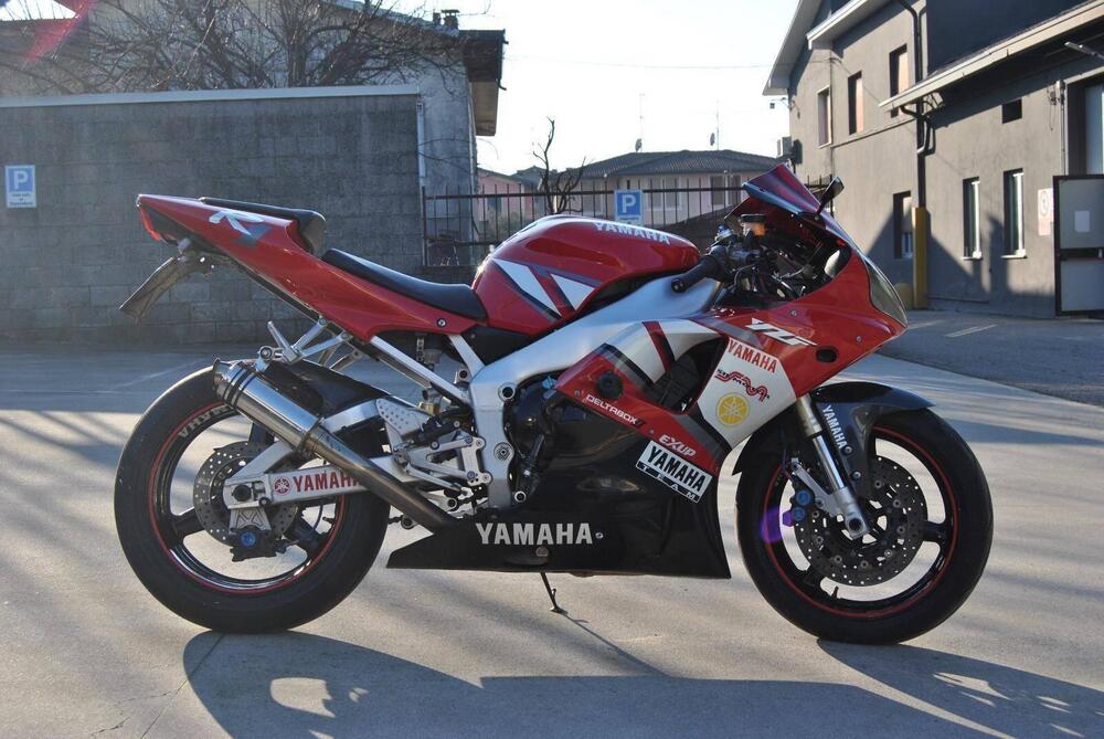 Yamaha YZF R1 (2000 - 01) (2)