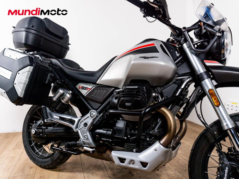 Moto Guzzi V85 TT Travel (2020) (5)