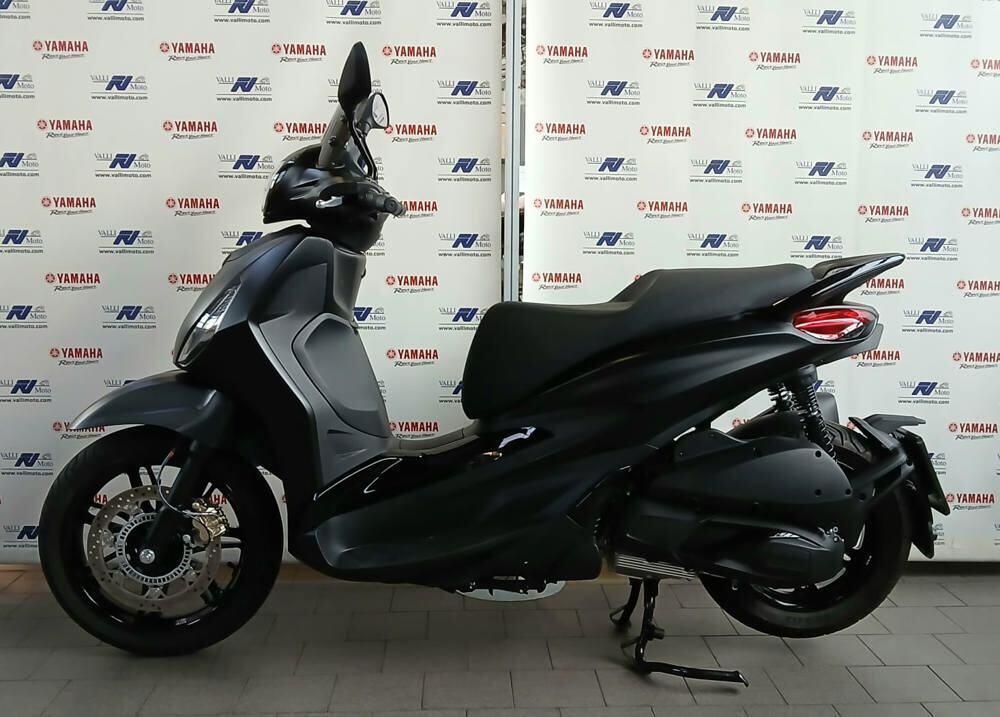 Piaggio Beverly 300 ABS-ASR (2021 - 25) (2)