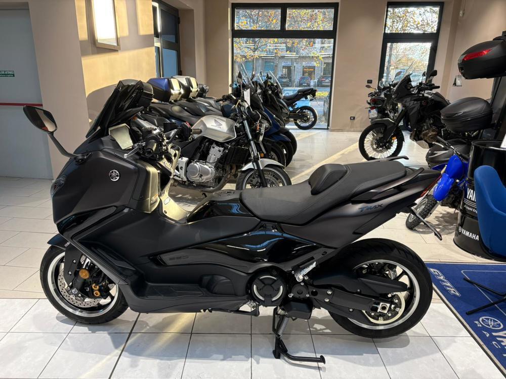 Yamaha T-Max 560 (2025) (3)