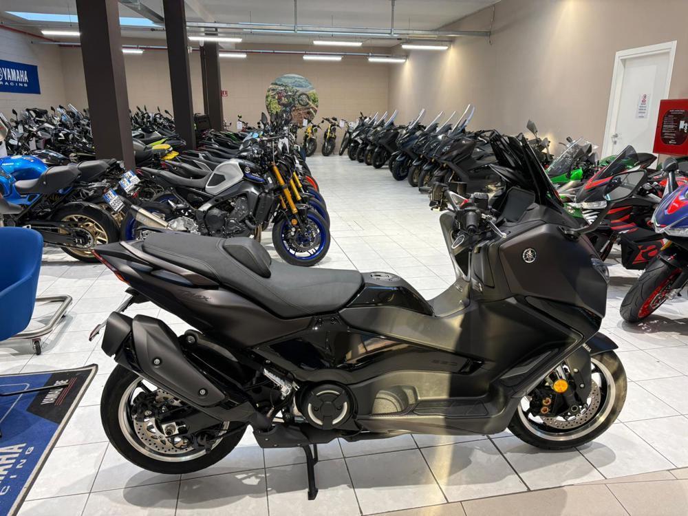 Yamaha T-Max 560 (2025)