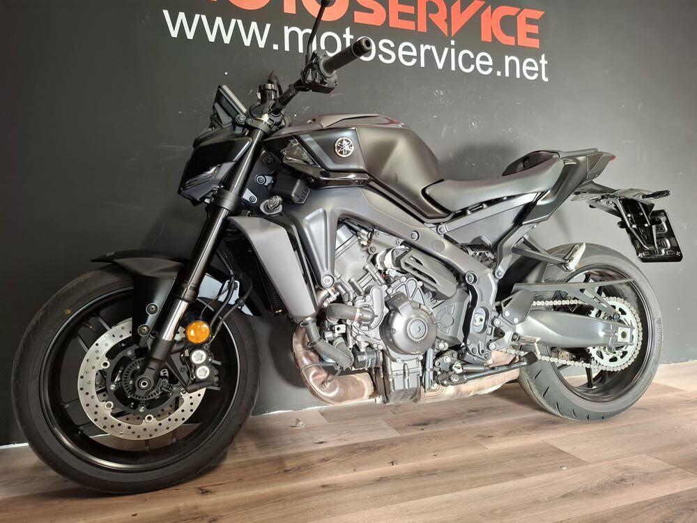 Yamaha MT-09 Y-AMT (2024 - 25) (2)