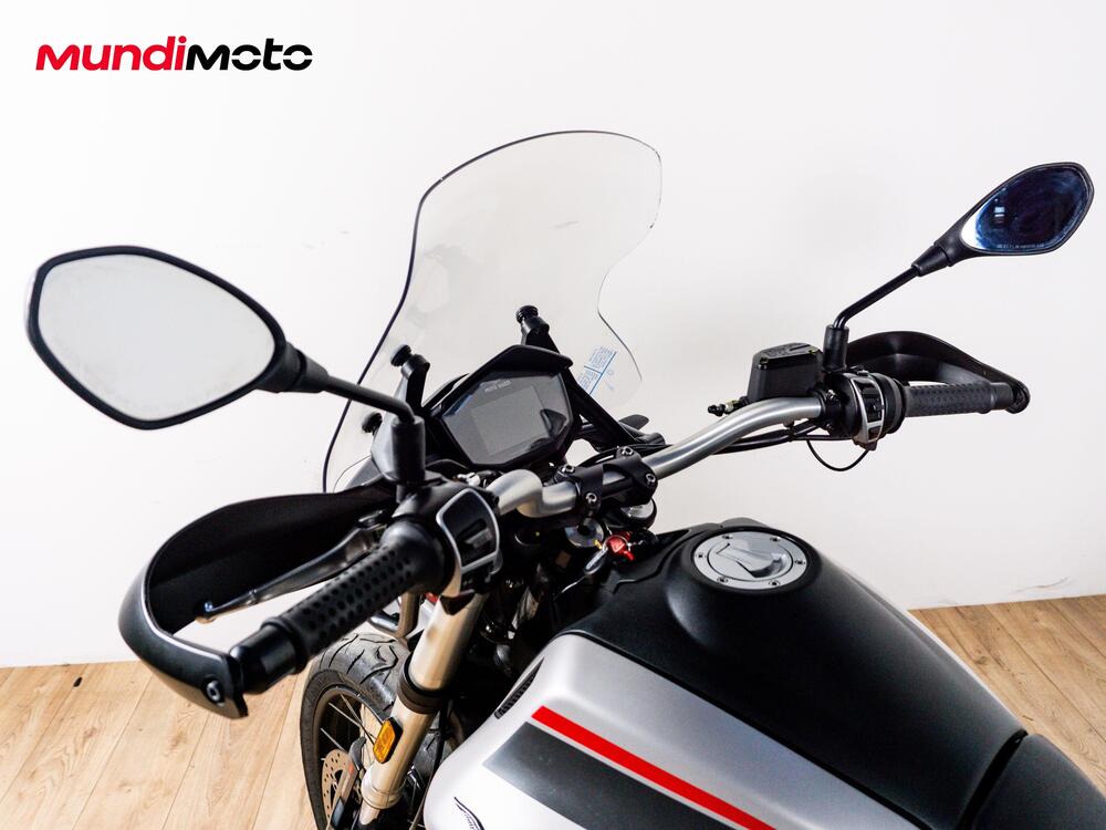 Moto Guzzi V85 TT Travel (2020) (11)