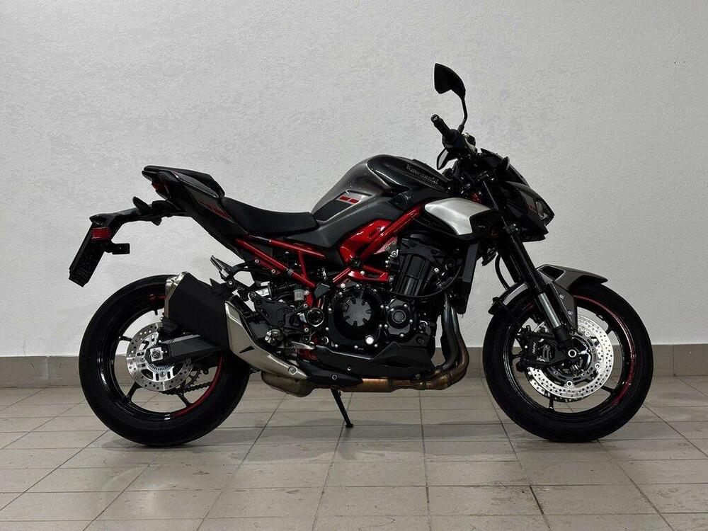 Kawasaki Z 900 (2025 - 26) (5)