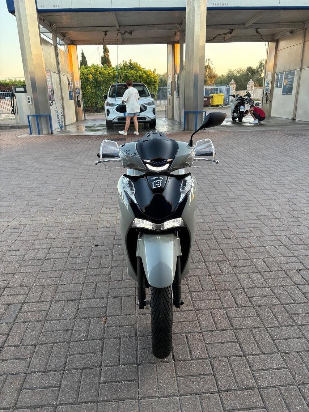 Honda SH 125i (2024 - 25) (4)