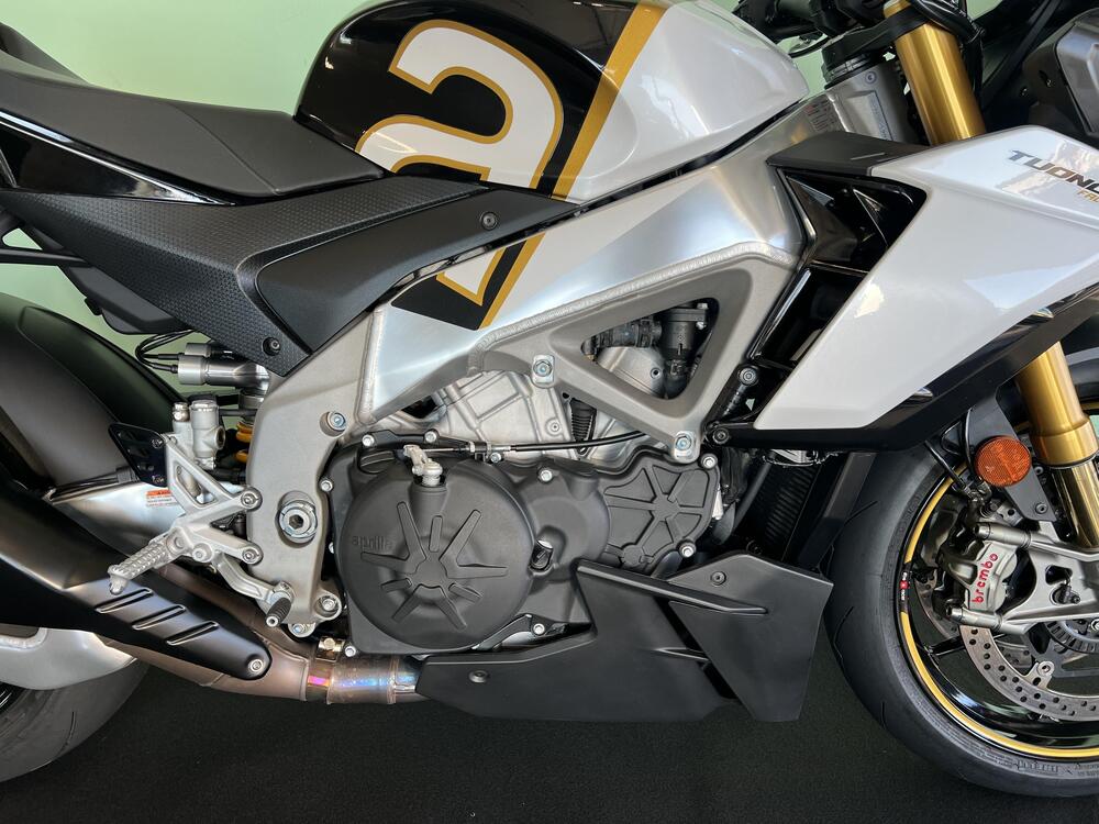 Aprilia Tuono V4 (2021 - 24) (9)