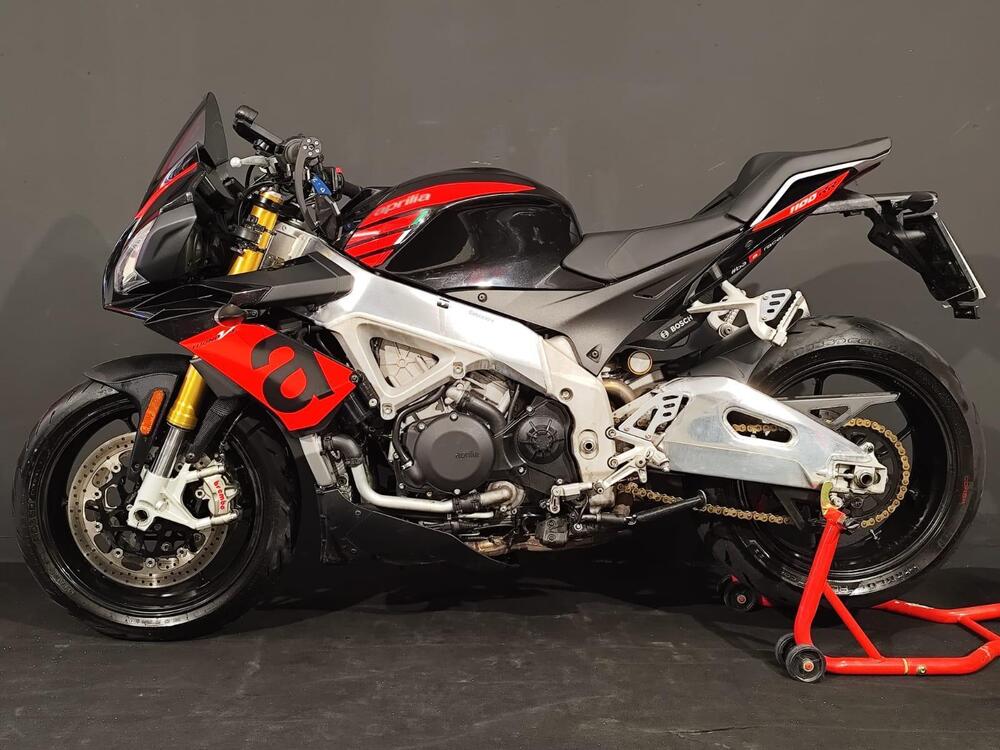 Aprilia Tuono V4 RR (2017 - 18) (2)