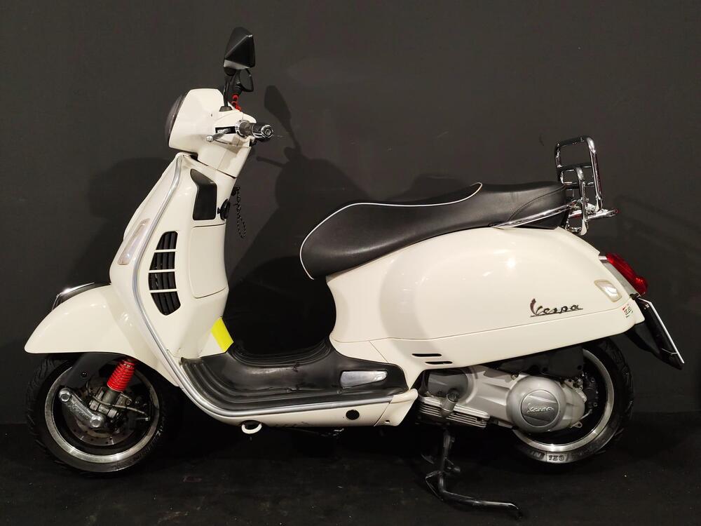 Vespa GTS 300 (2010 - 14) (2)