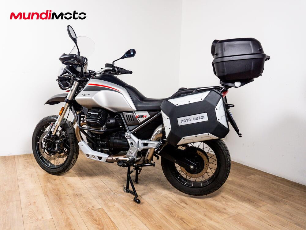 Moto Guzzi V85 TT Travel (2020) (7)