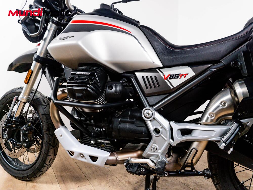 Moto Guzzi V85 TT Travel (2020) (10)