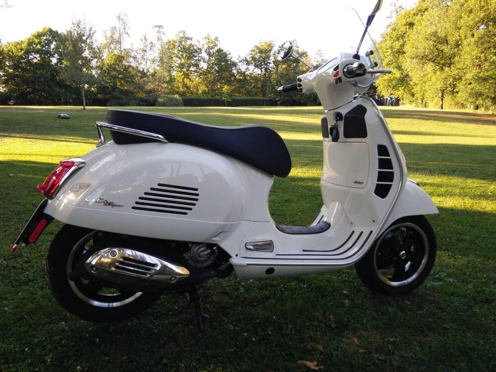 Vespa GTS 300 Super Hpe (2018 - 19)