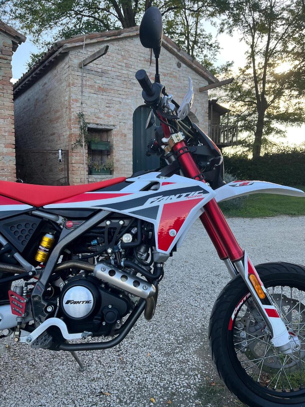 Fantic Motor XMF 125 Motard Competition 4t (2021 - 22) (3)