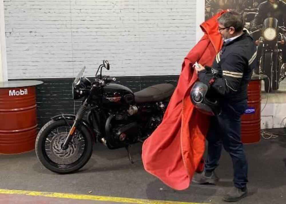 Triumph Bonneville T120 Black (2017 - 20) (3)