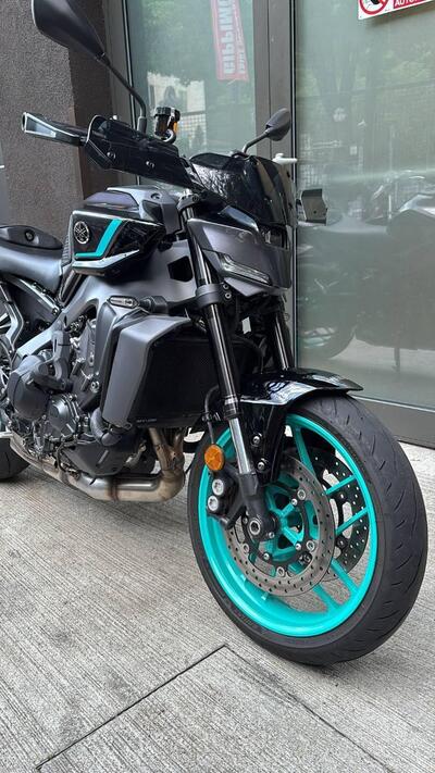 Yamaha MT-09 Y-AMT (2024 - 25) usata