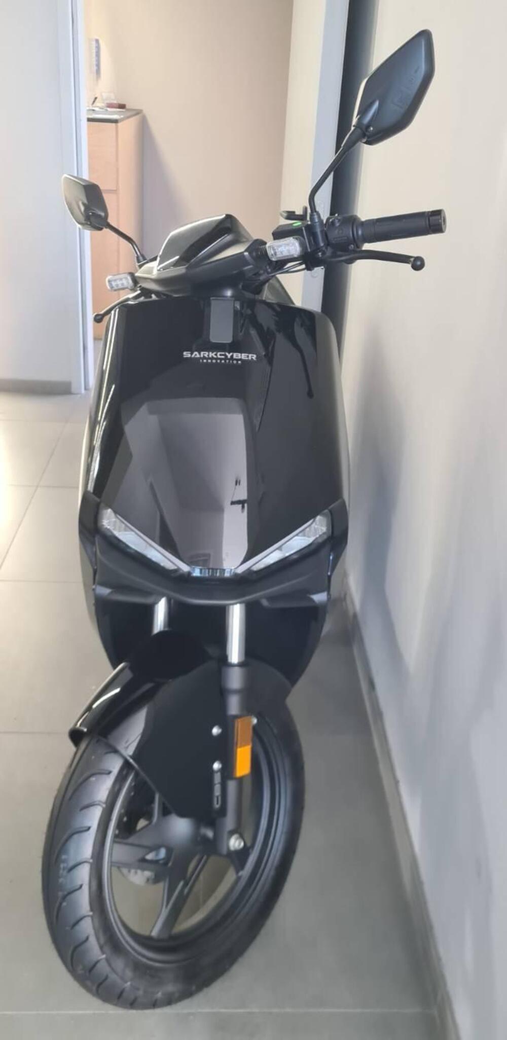 E-ZI HC-200 Sarkcyber (2023 - 25) (3)