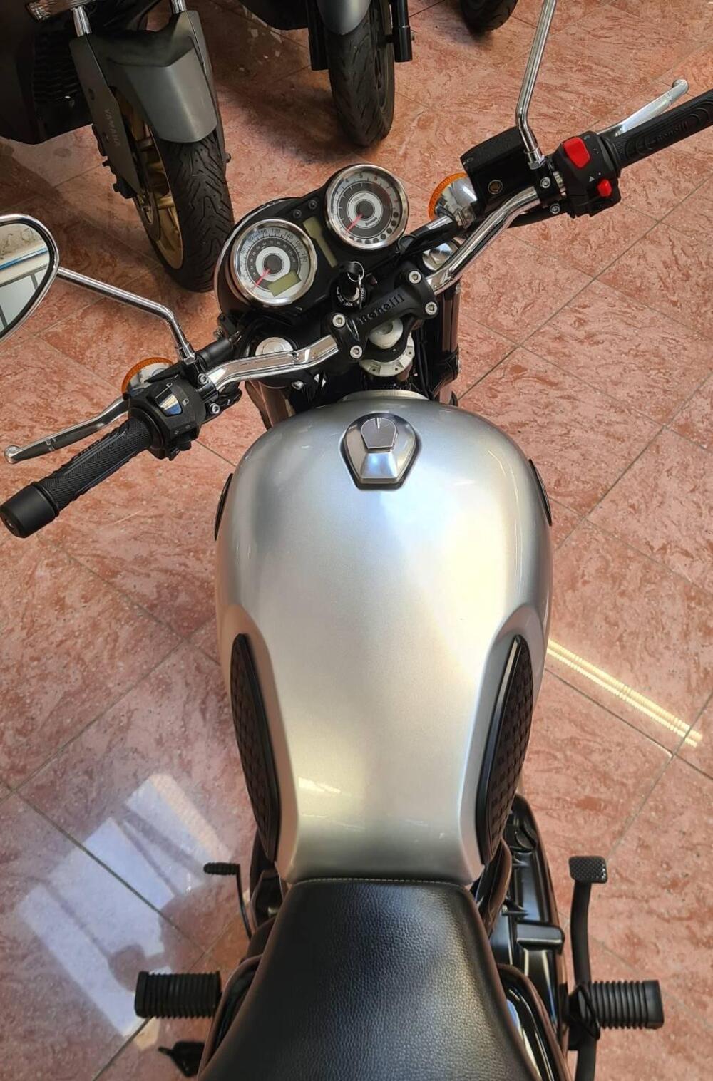 Benelli Imperiale 400 (2019 - 20) (2)